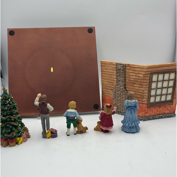 Hand Painted Resin Night Before Christmas Victorian Family Tree Decorating Scene - Picture 12 of 16